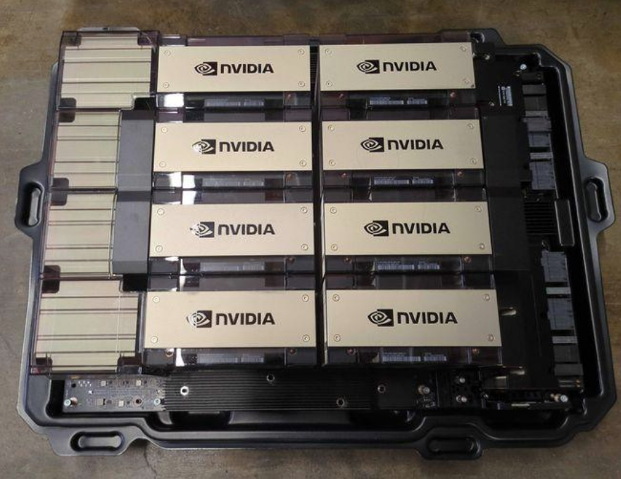 SXM5 Tray with eight H100 Cards